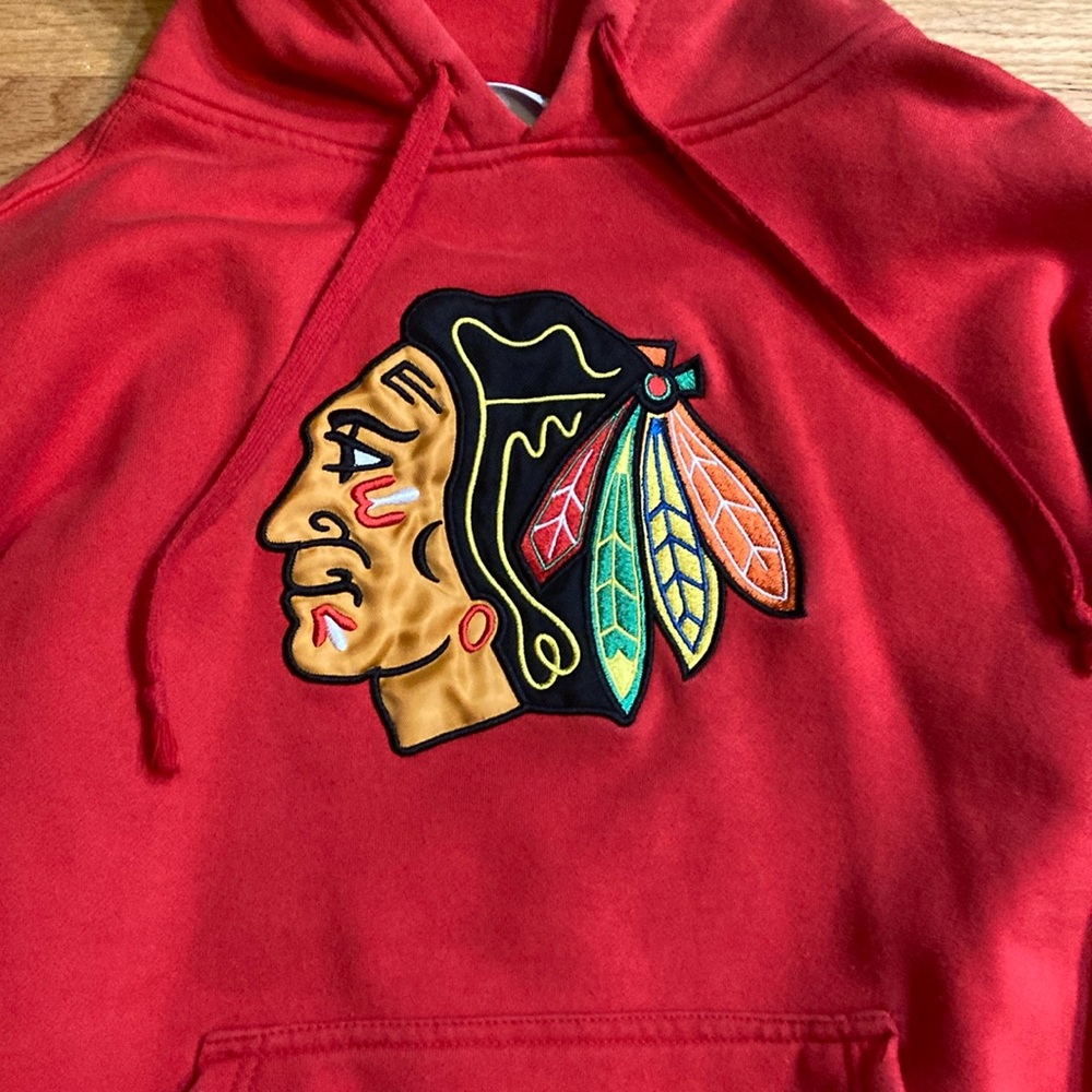 Chicago Blackhawks red cotton size large hoodie by officaly licensed NHL